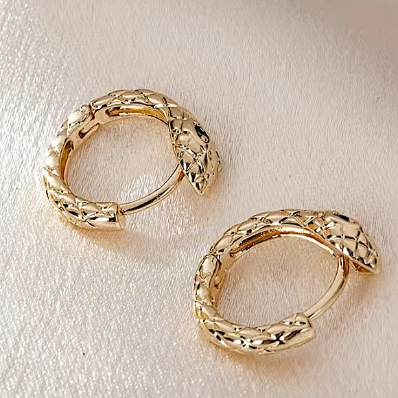 Gold Snake Earrings Creative Design Trendy - Picture 4 of 5